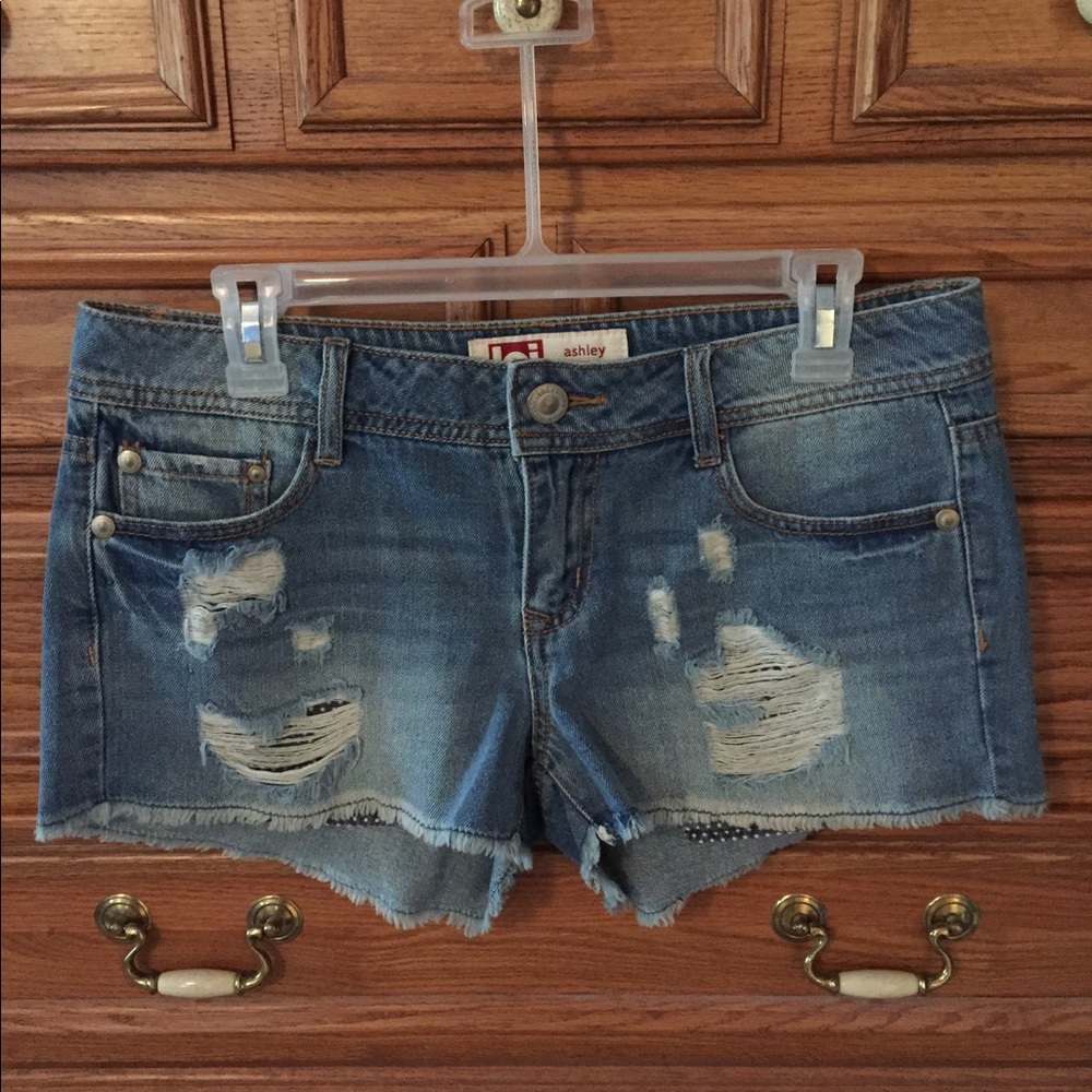 L E I low rise jean shorts